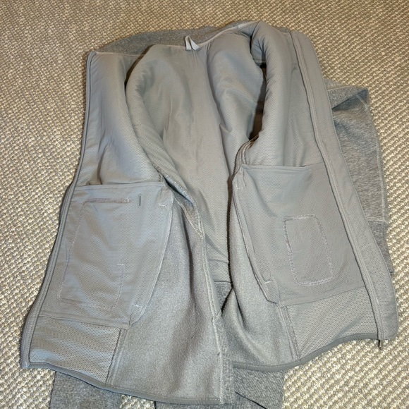 Lululemon fleece jacket - gray - size 8 - Picture 5 of 8
